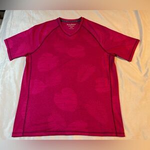 Tommy Bahama Fuchsia IslandZone Tee V-Neck Size‎ Medium